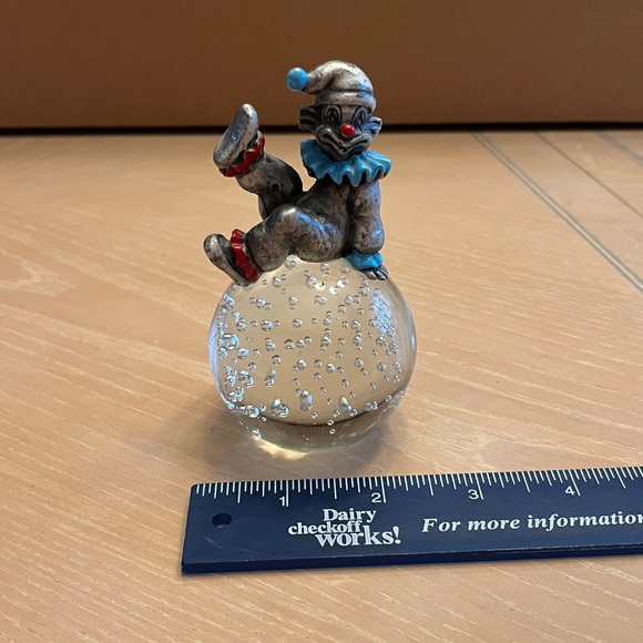 Vintage George Good Pewter Clown Paperweight. - Picture 10 of 10